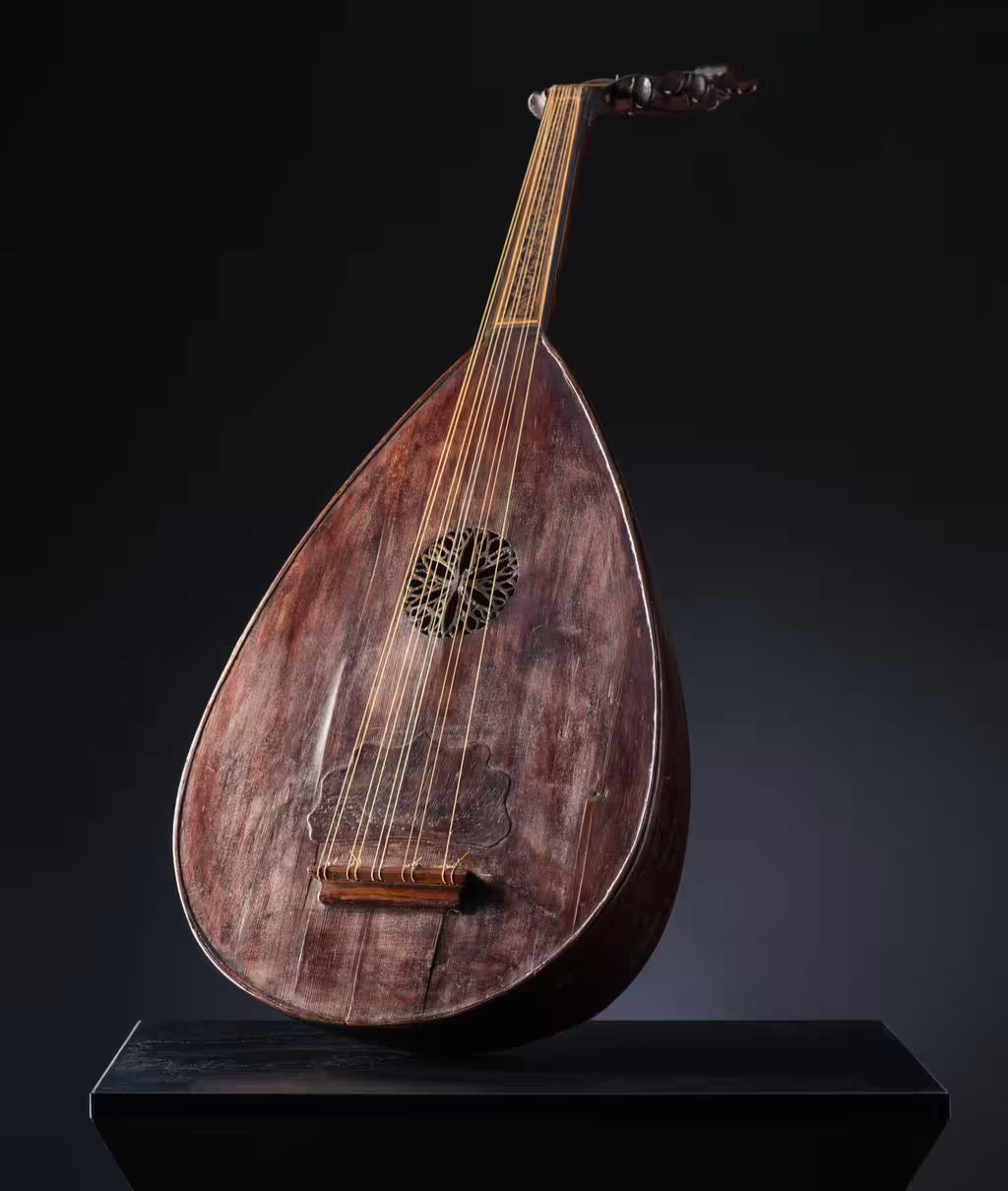 Explorez les instruments de musique orientaux : histoire et sonorités